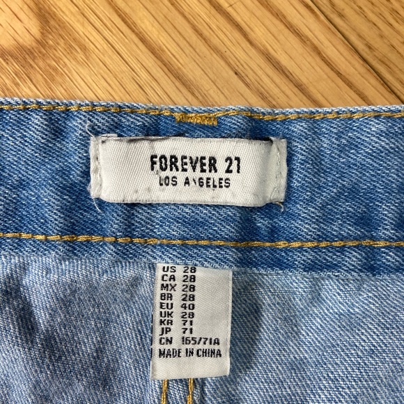 Forever 21 Short Shorts - high rise - Picture 3 of 3